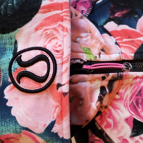 Lululemon Scuba Hoodie 2 - Picture 12 of 12